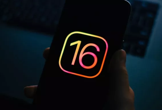 Apple, Tepkilere Kayıtsız Kalamadı: iPhone 16 Serisinde Ekran Yenileme Hızı Artacak!