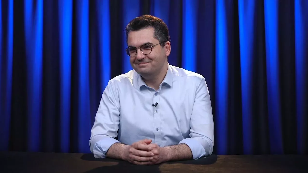 Burak Dalgın DEVA Partisi'nden Neden Ayrıldı? Siyasette Yeni Bir Yön Arayışı mı?