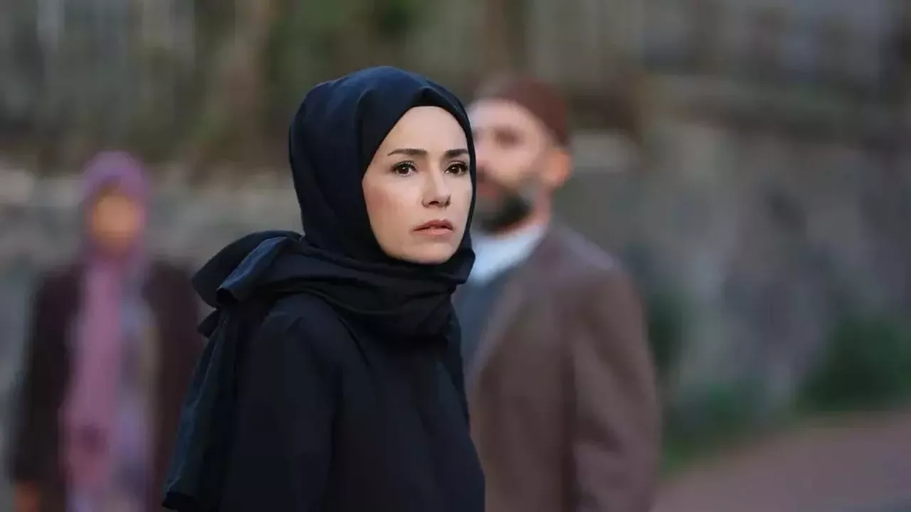 Kızıl Goncalar 34. Bölüm Fragmanı Yayında: "İkimizden Biri Gayrı Yoktur!"