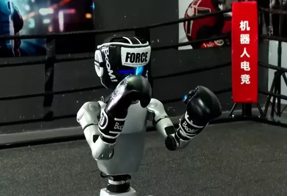 İnsansı Robotlar Ringde! Dünyanın İlk Robot Boks Maçı Çin'de Başlıyor